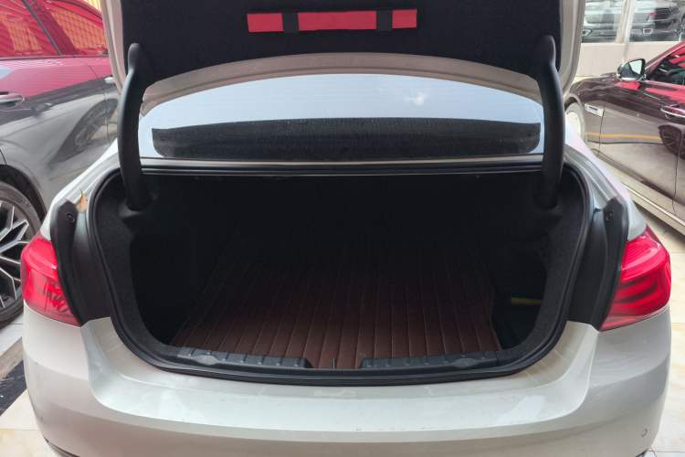 Used BMW 3 Series 2019 320Li Fashion Model
