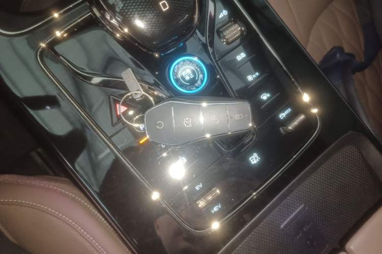 Used BYD Han 2024 DM-i Glory Edition 121KM Prestige Model
