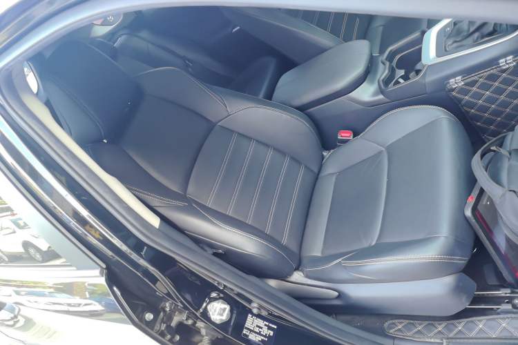 Used Toyota Wildlander 2022 Dual-Engine 2.5L E-CVT Two-Wheel Drive Luxury Edition
