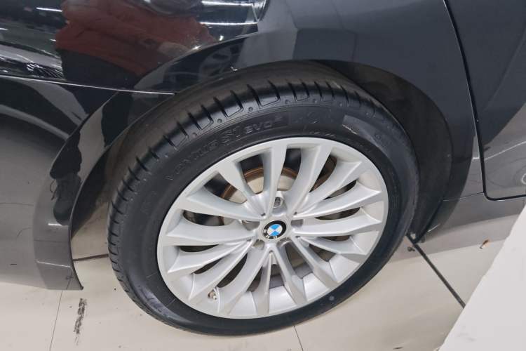 Used BMW 5 Series 2019 Facelifted 530Li Luxury Edition Premium Package
