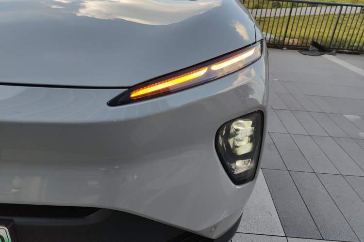 Used Nio ES8 2023 75 kWh Executive Edition
