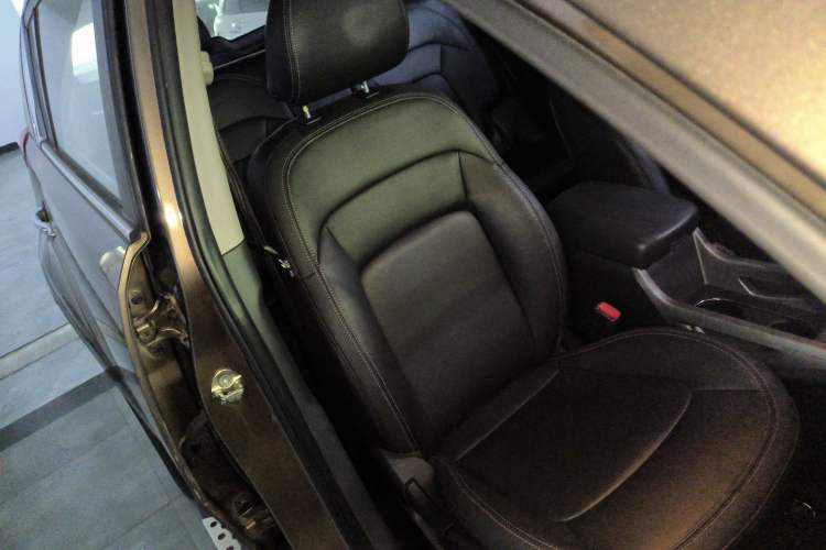 Used Kia Sportage R 2015 2.0L Automatic Two-Wheel Drive DLX Model