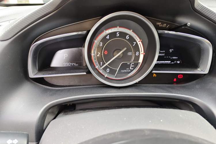 Used Mazda Mazda 3 Axela 2014 Hatchback 2.0L Automatic Flagship Model
