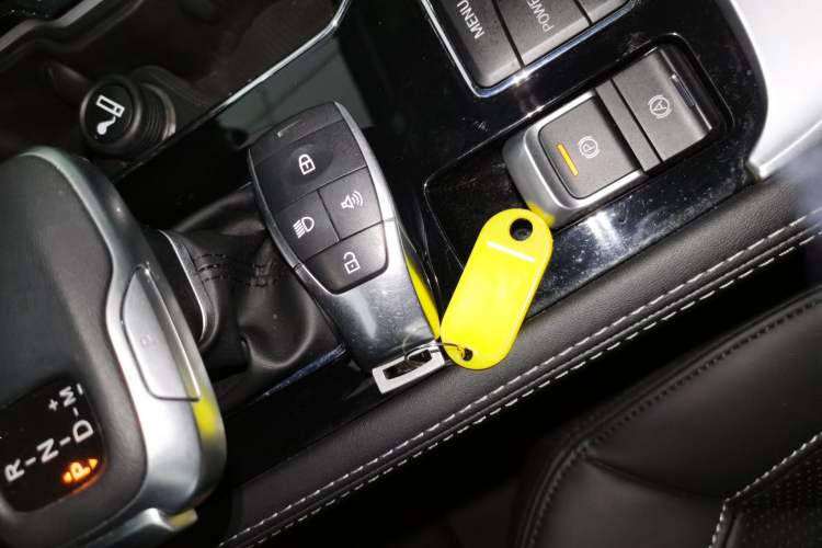 Used  BJ40 2023 2.0T Automatic Four-Wheel Drive Urban Hunter Edition Chivalrous Type
