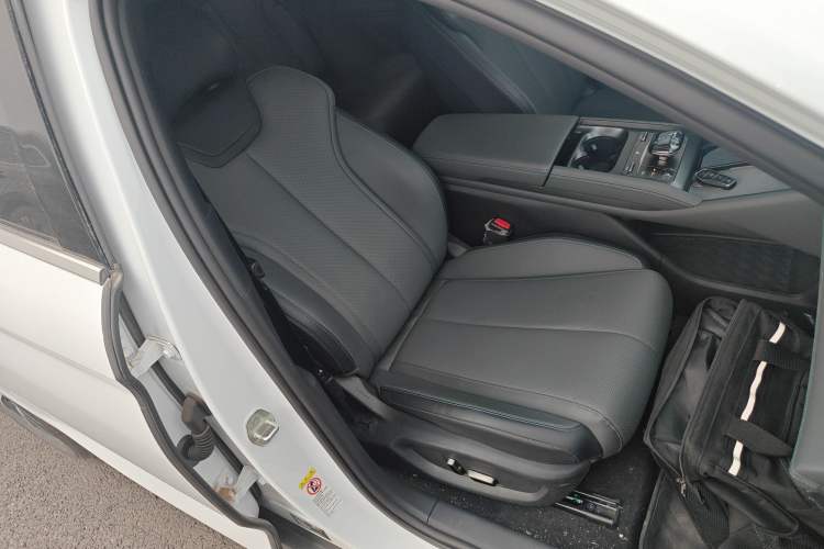 Used BYD Qin L 2025 DM-i Smart Drive 120KM Superior Model