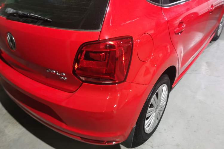 Used Volkswagen Polo 2016 1.6L Automatic Comfort Model
