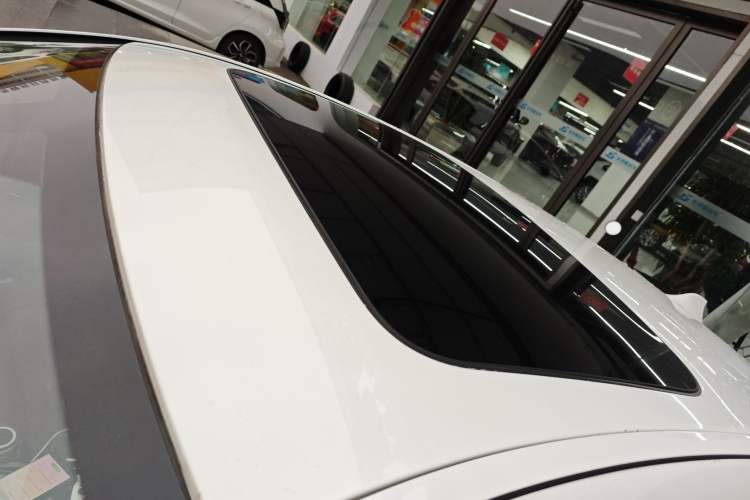 Used BMW 5 Series 2014 520Li Elegant Model
