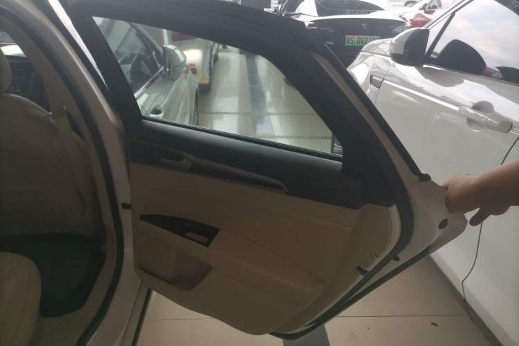 Used Ford Mondeo 2013 2.0L GTDi240 Flagship Edition