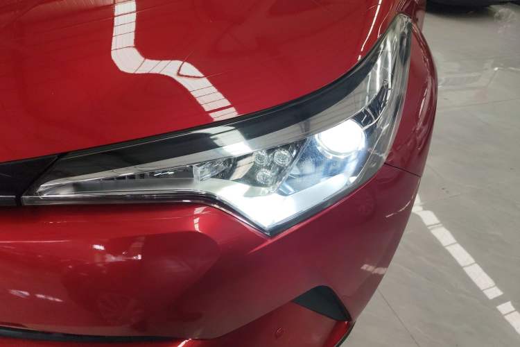 Used Toyota C-HR 2018 2.0L Leading with Sunroof China VI Standard
