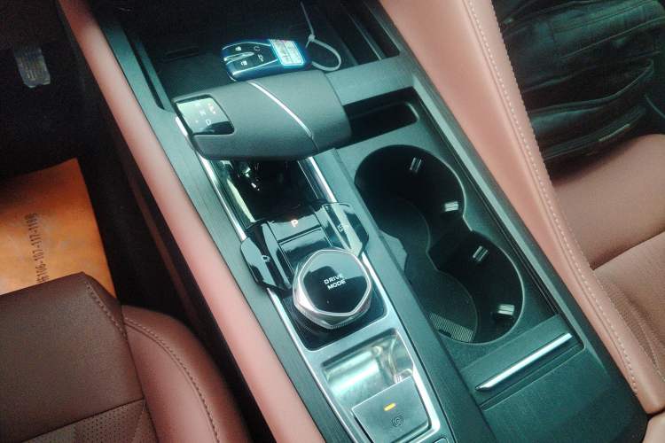 Used Changan CS75 PLUS 2024 3rd Generation Champion Edition 1.5T Intelligent Drive Dynamic Model
