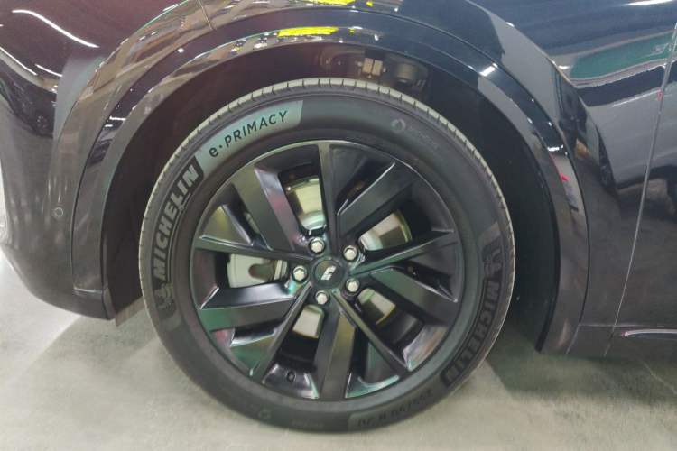 Used Li Auto L8 2023 Pro Model
