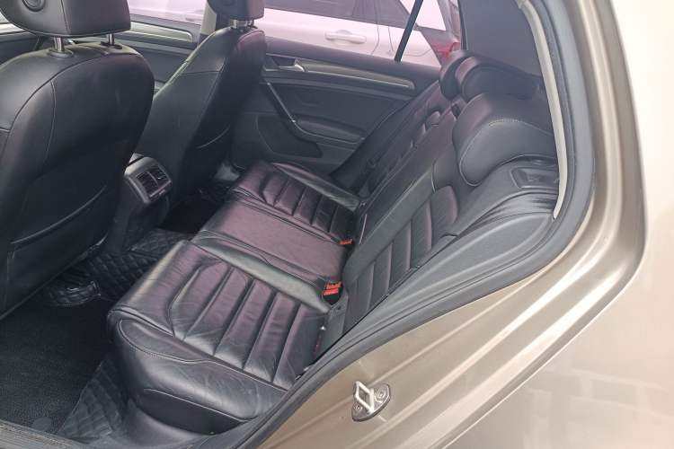 Used Volkswagen Golf 2016 230TSI Automatic Luxury Version
