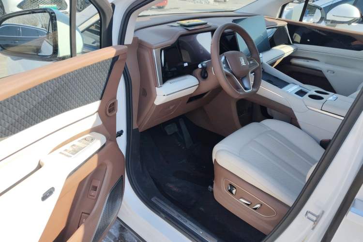 Used BYD Xia 2025 DM-i 1.5T 180km Beyond Edition
