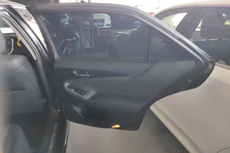 Used Toyota Crown 2015 2.0T Fashion Edition
