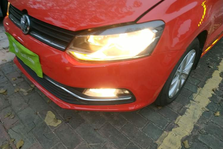 Used Volkswagen Polo 2014 1.6L Automatic Comfort Edition
