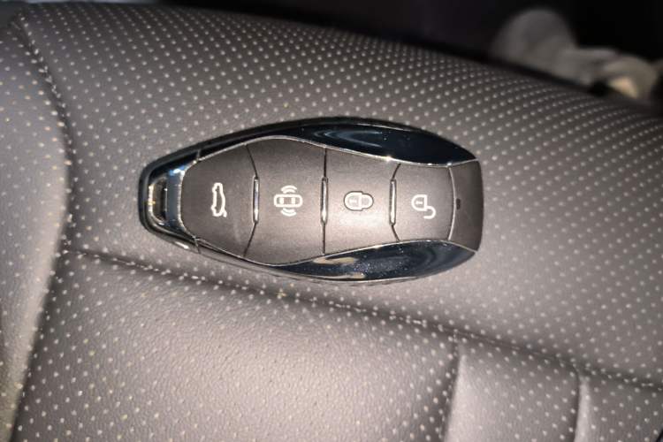 Used Hongqi HS3 2023 1.5T Two-Wheel Drive Shanwei Edition
