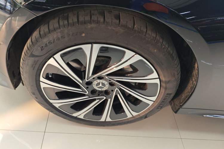 Used Mercedes-Benz E-Class 2025 E 300 L Luxury Model