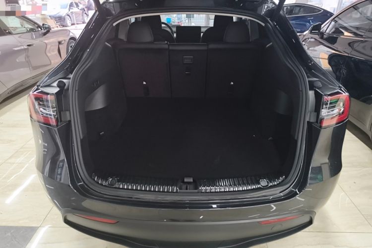 Used Tesla Model Y 2024 Long-Range All-Wheel-Drive Version
