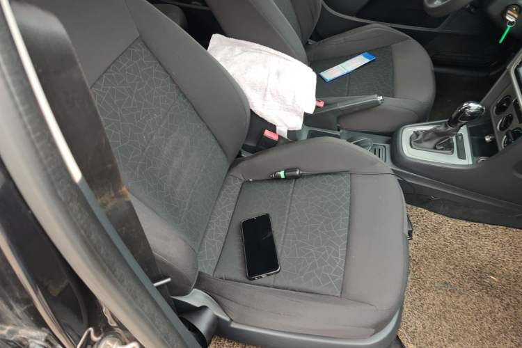 Used Volkswagen Lavida 2013 Revised Classic 1.6L Automatic Fashion Edition