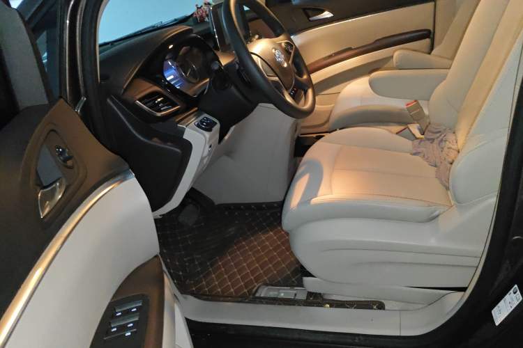 Used Buick GL8 2021 Land Cruiser Executive Class 652T Comfort Model
