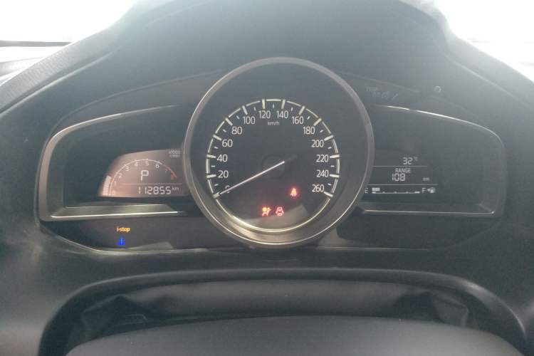 Used Mazda Mazda 3 Axela 2017 Hatchback 2.0L Automatic Luxury Model Emission Standard China V
