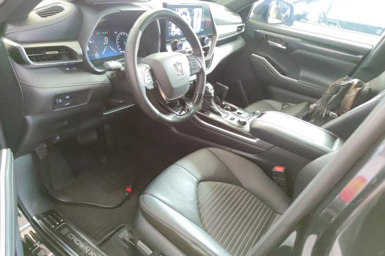 Used Toyota Crown Land Cruiser 2022 2.0T Four-Wheel Drive Enjoyment Edition
