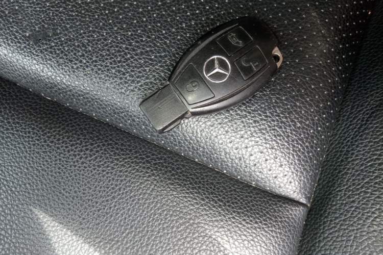 Used Mercedes-Benz Vito 2018 2.0T Elite Version 7 Seats China VI Emission Standard
