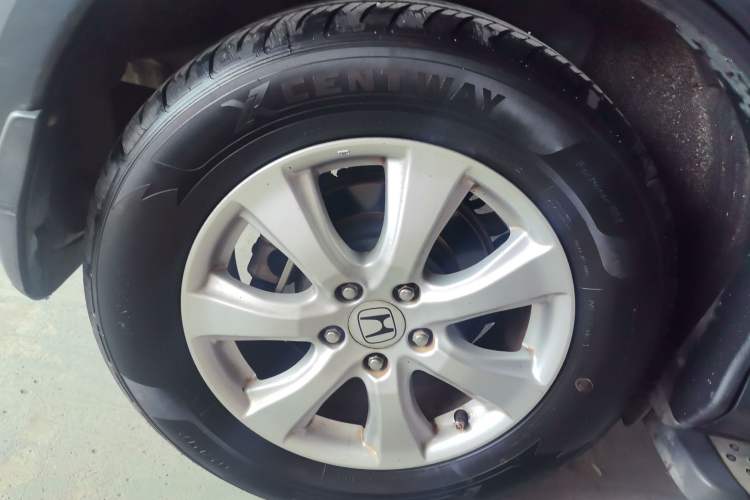 Used Honda CR-V 2012 2.0L two-wheel drive urban version
