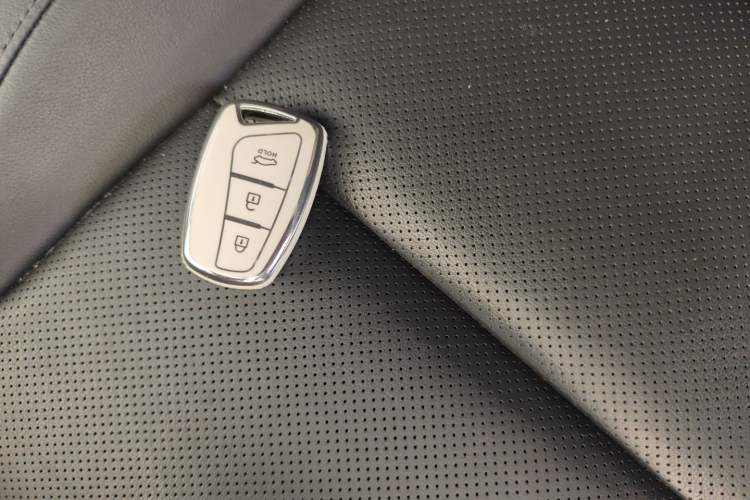 Used Hyundai Santa Fe 2015 2.0T Automatic All-Wheel Drive Smart Version 5 Seats