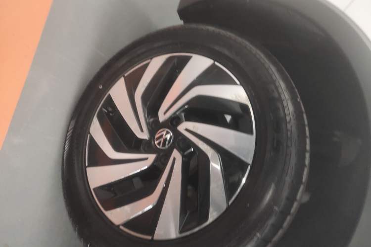 Used Volkswagen Tiguan L 2024 300TSI Automatic Two-Wheel Drive Smart Edition