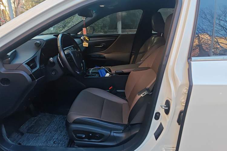 Used Lexus ES 2021 200 Excellence Edition