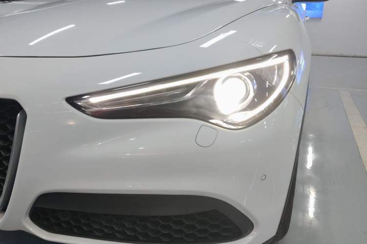 Used Alfa Romeo Stelvio 2017 2.0T 200HP Elite Edition
