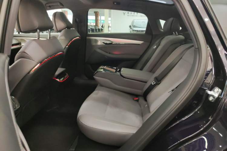 Used VOYAH PASSION 2024 PHEV Four-Wheel Drive Ultra-Long Range Flagship Model
