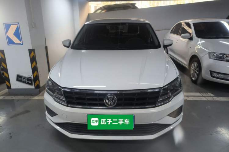 Used Volkswagen Jetta 2017 1.4L Manual Fashion Edition
