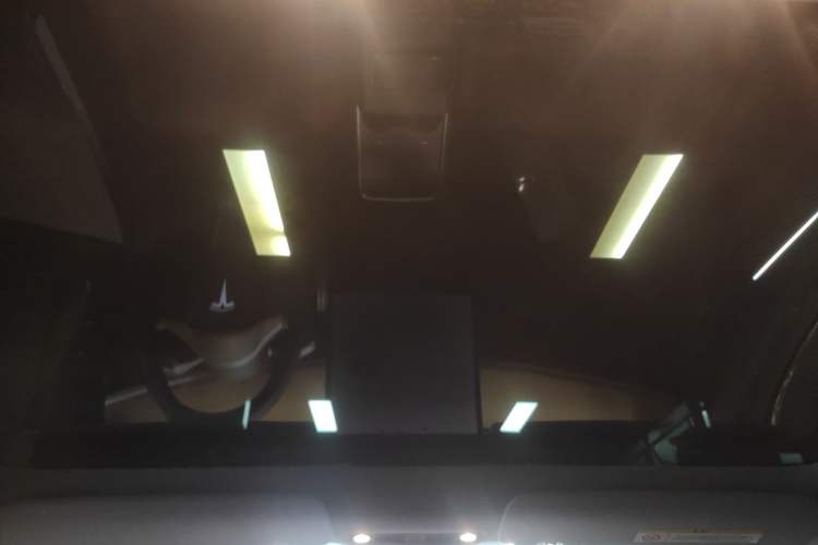 Used Tesla Model 3 2019 Long-Range Rear-Wheel-Drive Version
