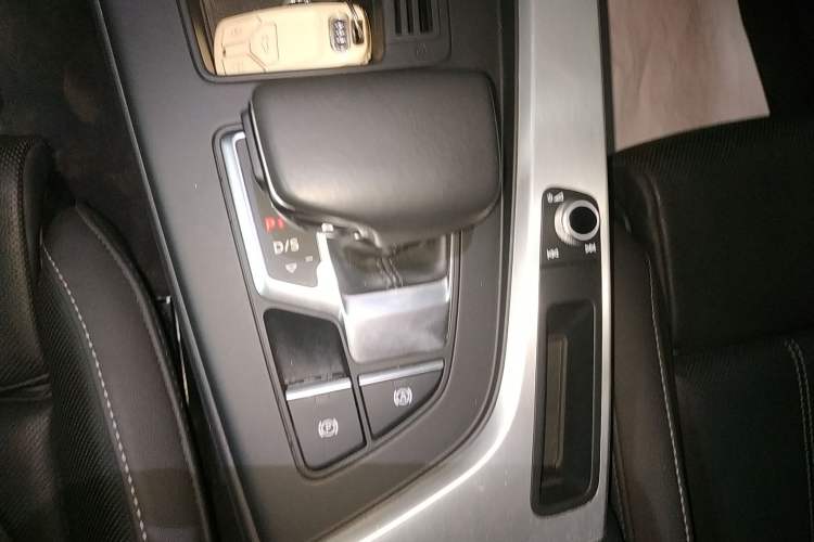 Used Audi A4L 2020 40 TFSI quattro Luxury Dynamic Model
