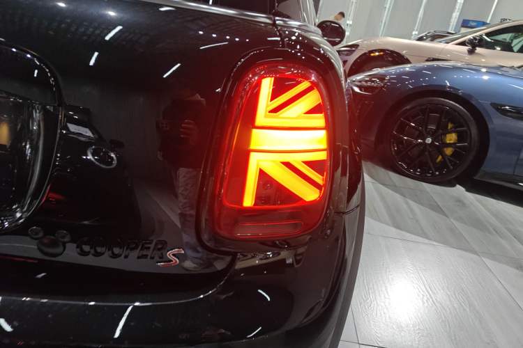 Used  MINI 2023 2.0T COOPER S Artist
