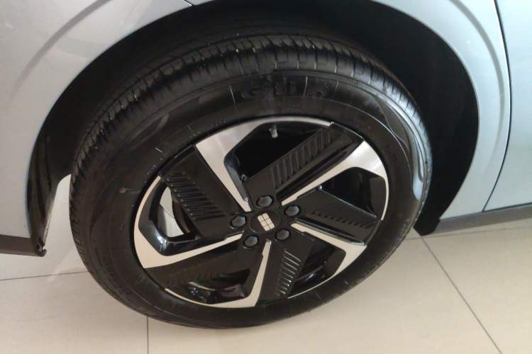 Used  L6 2025 EM-i 140km Explorer+ Edition
