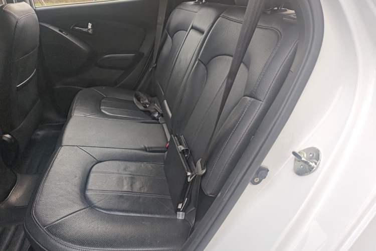 Used Hyundai ix35 2013 2.0L Automatic Two-Wheel Drive Smart GLS China IV Standard