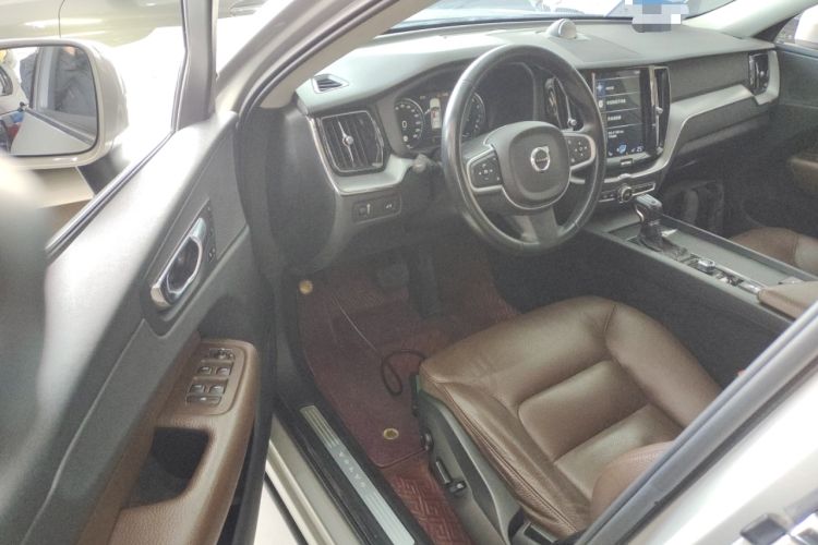 Used Volvo XC60 2019 T5 4x4 Smart Edition China V Standard
