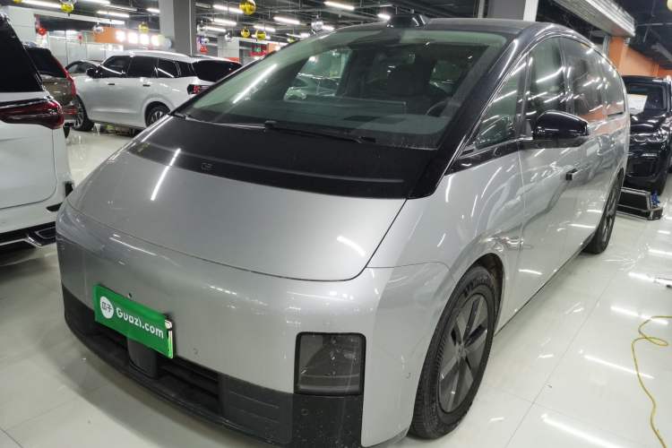 Used Li Auto MEGA 2024 Ultra Model
