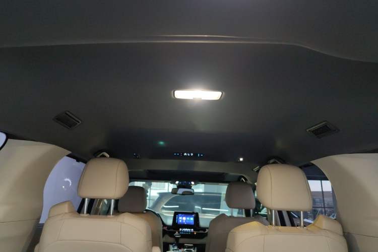 Used Toyota Sienna 2021 2.5L Hybrid Luxury Edition
