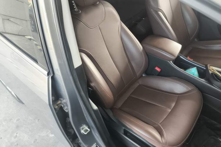 Used Buick GL6 2018 18T 5-seat Luxury Model
