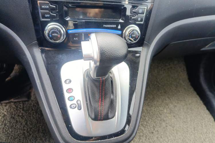 Used Haval H6 2013 Upgraded Model 2.4L Automatic Two-Wheel Drive Elite Version