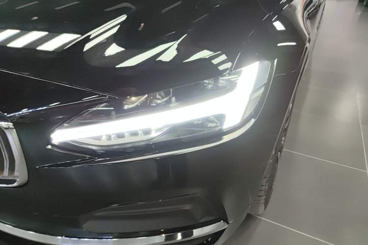 Used Volvo S90 2022 B5 Zhiyuan Luxury Edition
