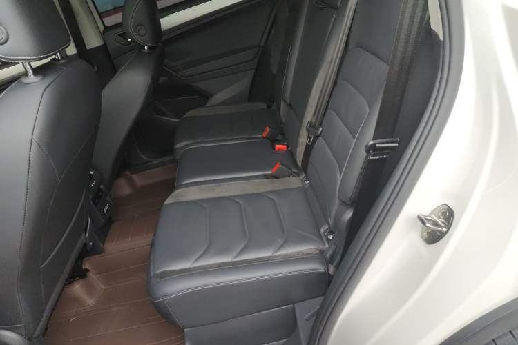 Used Volkswagen Tiguan L 2020 330TSI Automatic Two-Wheel Drive Smart Luxury Edition China VI Standard
