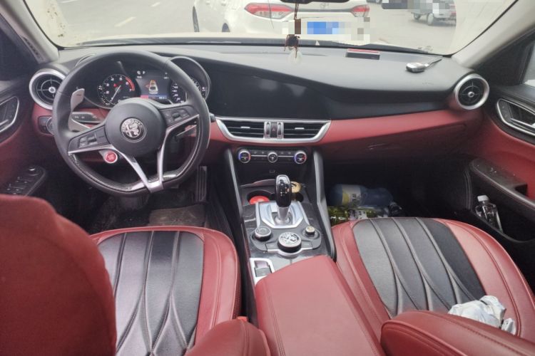 Used Alfa Romeo Giulia 2017 2.0T 280HP Luxury Edition
