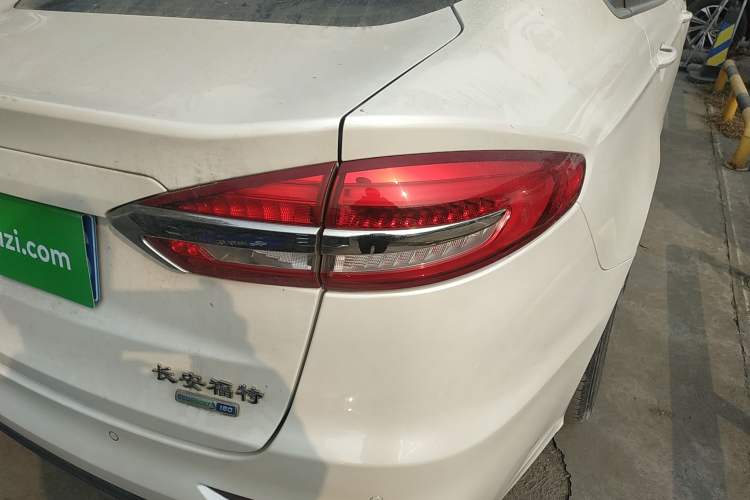 Used Ford Mondeo 2018 EcoBoost 180 Smart Control Fashion Model China VI Standard
