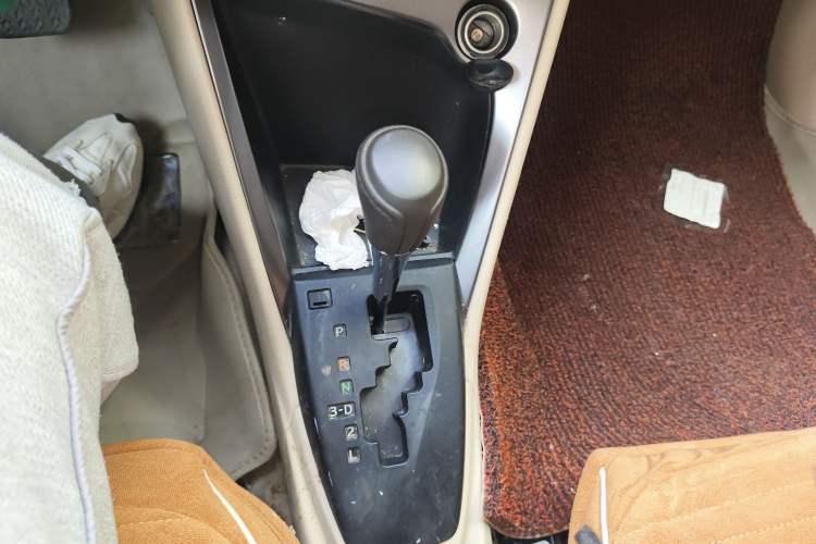 Used Toyota YARiS L 2015 1.5E Automatic Charm Edition
