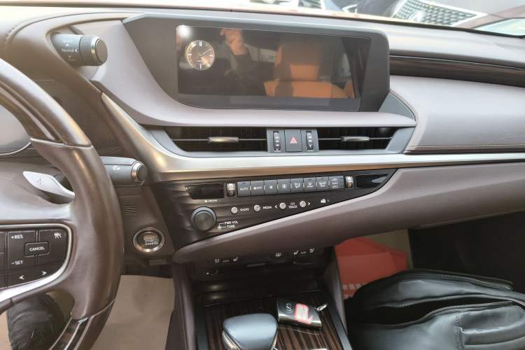 Used Lexus ES 2020 200 Luxury Edition
